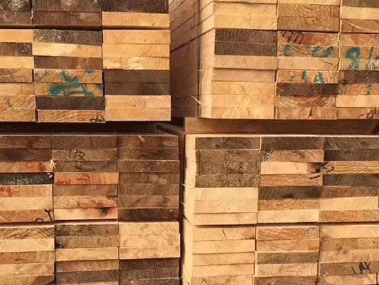 建筑木跳板